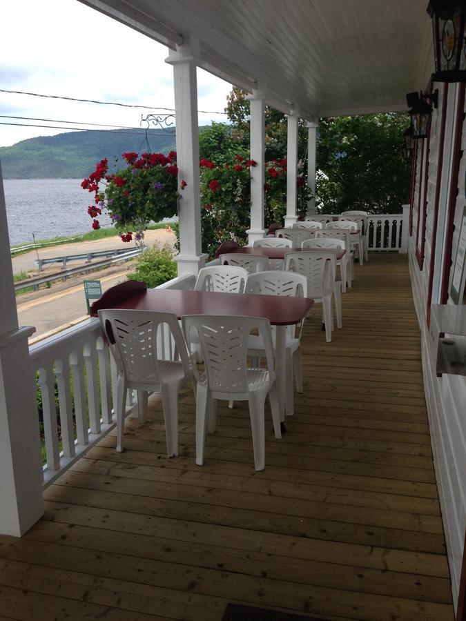Auberge La Fjordelaise & La Rosalie LʼAnse-Saint-Jean Zewnętrze zdjęcie